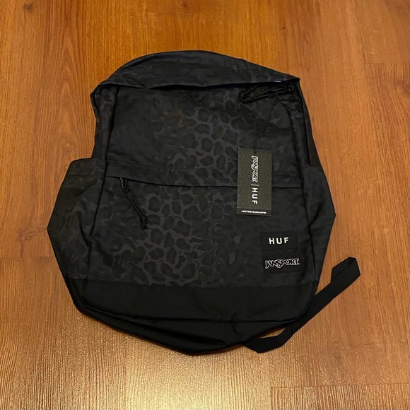 Wells backpack - Picture 2 of 7